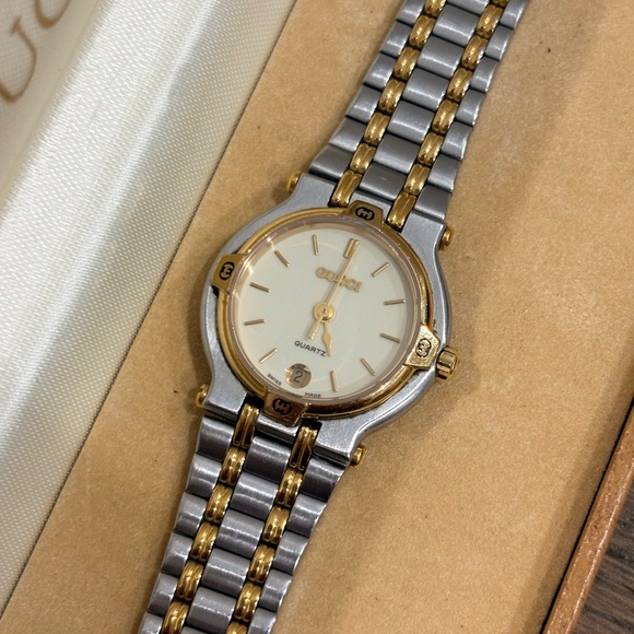 Gucci Two-Tone Silver and Gold Ladies’ Bracelet Watch - Picture 3 of 15